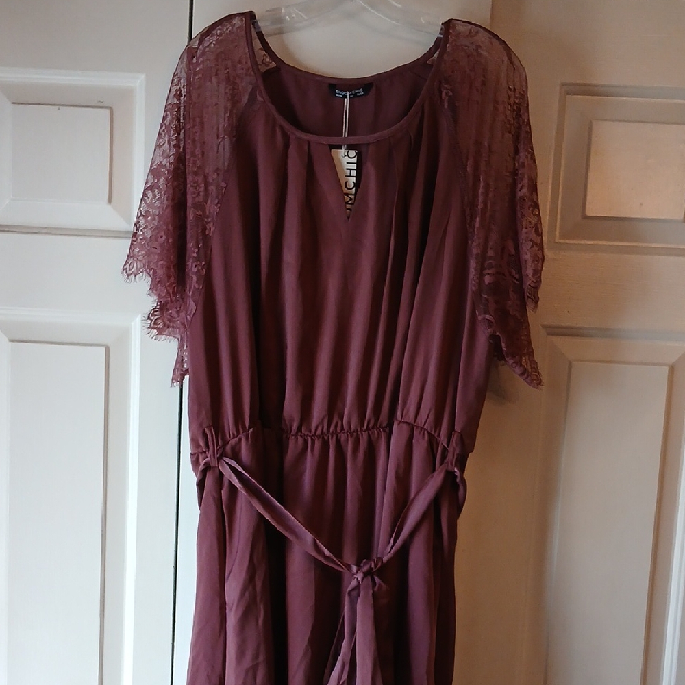 BloomChic Mauve Flutter Lace Sleeve Scoop Neck Midi Dress with Pockets